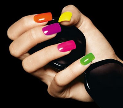 Tendencias-uñas-de-colores-2014